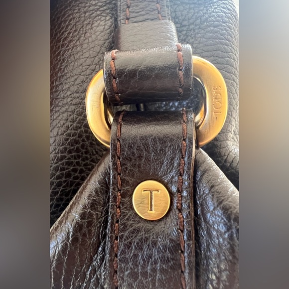 Auth EUC w/COA Vintage Tod’s Handbag, Brown Pebbled Leather w/Gold Hardware - Picture 4 of 8